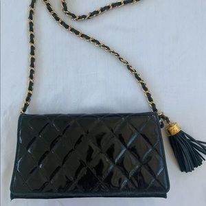 CHANEL quilted black patent leather Crossbody